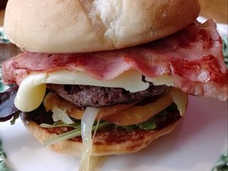 HAMBURGUESA DE NOVILLO