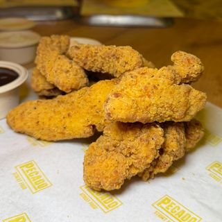 TIRAS DE POLLO ESTILO KENTUCKY + bote salsa preferida