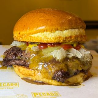 M.C BURGER + PATATAS FRITAS