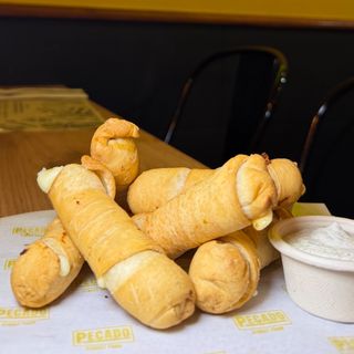 TEQUEŃOS + bote salsa preferida