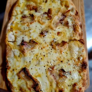 pinsa DEL MES: CARBONARA