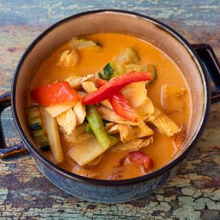 Gaeng Dan