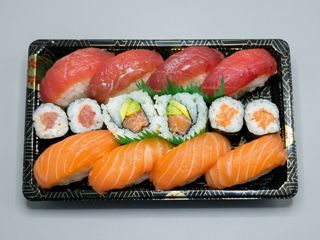 Bandeja De Combinado 12 (14 Uds.)