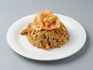 Arroz Chaufa De Pollo En Trozos