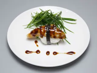 Nigiri de anguila