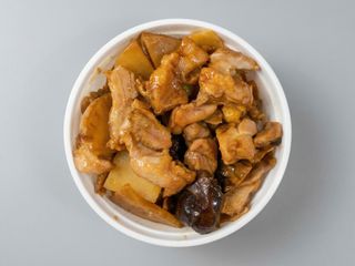 Pollastre Amb Bambú I Bolets Xinesos