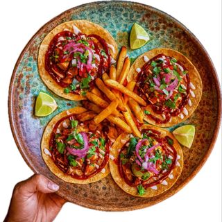 TINGA DE POLLO (CHICKEN)