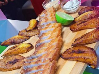 CHICHARRON / TORREZNOS