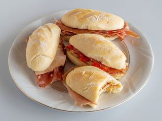 Pulga De Jamón Serrano