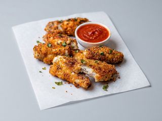 Alitas de Pollo 6 Unidades con Patatas