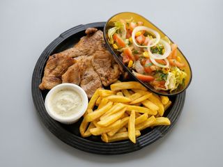 Ternera a la plancha con patatas