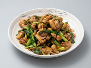 Fideos De Arroz Con Pollo Salteado