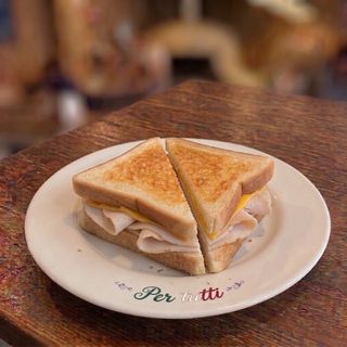 Sándwich Mixto Pavo y Queso