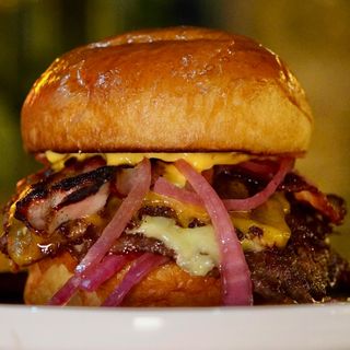 Classik4Magik (Burger del mes de Diciembre) + PATATAS + BEBIDA