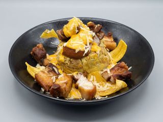 Mofongo chicharrón y queso