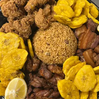 Plátano Mixto De Chicharrón y Carne Salada