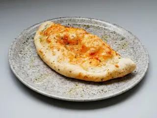 Calzone De 4 Quesos