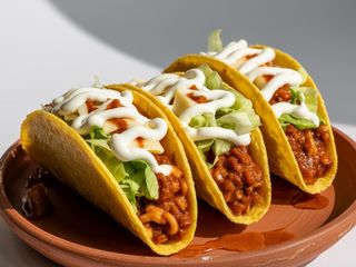 3 Tacos Crujientes de Chili con Carne