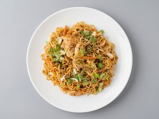 77. Tallarines Finos Con Salsa Teriyaki