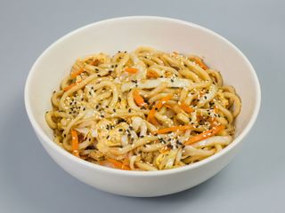 79. Tallarines Udon Tres Delicias