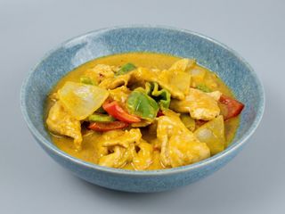 50. Pollo Con Salsa Curry