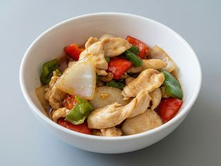 51. Pollo Con Salsa De Judías Negras