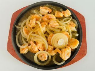 33. Langostino Con Cebolla