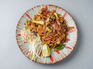 25 Pad Thai