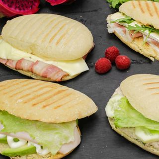 Mollete / Bacon -Queso