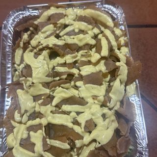 Plato arroz grande de ternera y verdura y salsa kebab