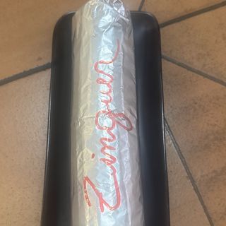 Singuer de pollo y verdura y salsa lebab