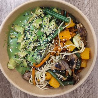 Salteado de Heura , curry y fideos (450g aprox)