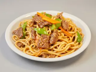 Tallarines Fritos Con Ternera 牛肉炒面