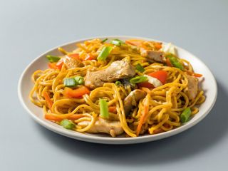 Tallarines Fritos Con Pollo 鸡肉炒面