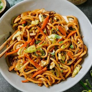 B6.Udon Vegano Con Tufo