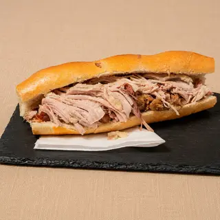 Pan con Lechón Asado