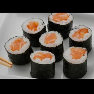 #221:Maki salmón 8u
