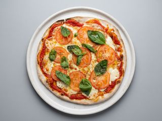 Pizza Caprese (30 Cm. x 30 Cm.)