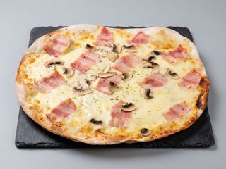 Pizza Carbonara (30 Cm. x 30 Cm.)