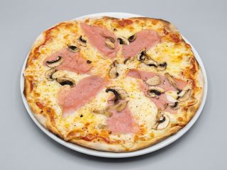 Pizza Prosciuto E Funghi (30 Cm. x 30 Cm.)