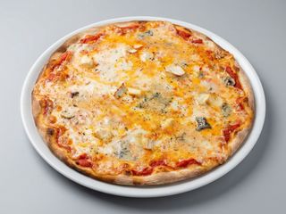 Pizza 4 Formaggi (30 Cm. x 30 Cm.)