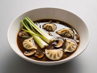 Sopa De Shiitake Y Verduritas