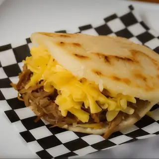 Arepa mixta 2 contorno y queso