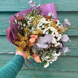 Ramo en tonos naturales