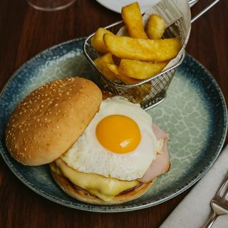 Hamburguesa Tradicional Argentina
