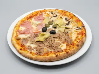 15 Pizza Cuatro Estaciones (26 Cm.)