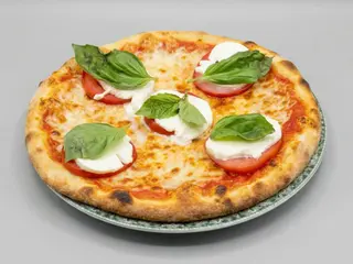 22 Pizza De Tomate Y Flor De Leche (26 Cm.)