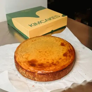 Tarta de queso de pistacho ibérico · Entera