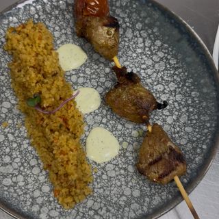 Brocheta de cordero