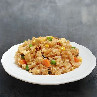 Arroz Frito Con Verdura Y Huevo